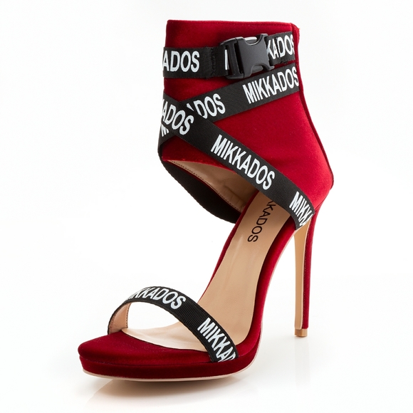 Heels - Picture 2 of 3